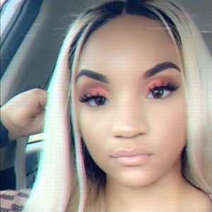 Meet your Posher, Antonya